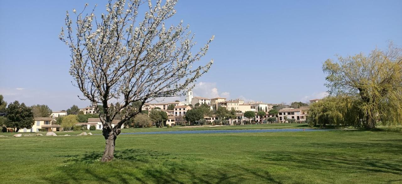 Charmant T2 Climatise Avec Belle Vue , Golf De Pont-Royal Мальмор Екстер'єр фото